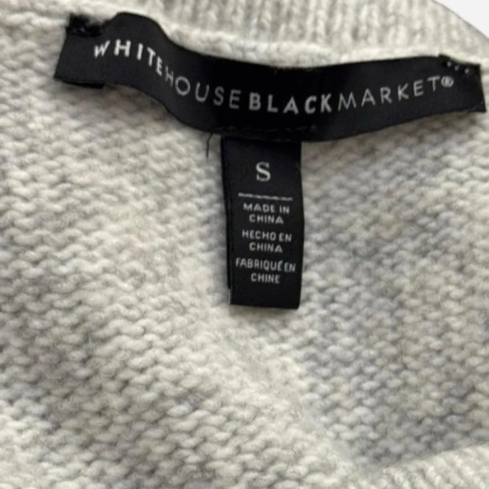 WHBM Embellished Rhinestone V-Neck Sweater Grey Sz Small - Picture 5 of 5